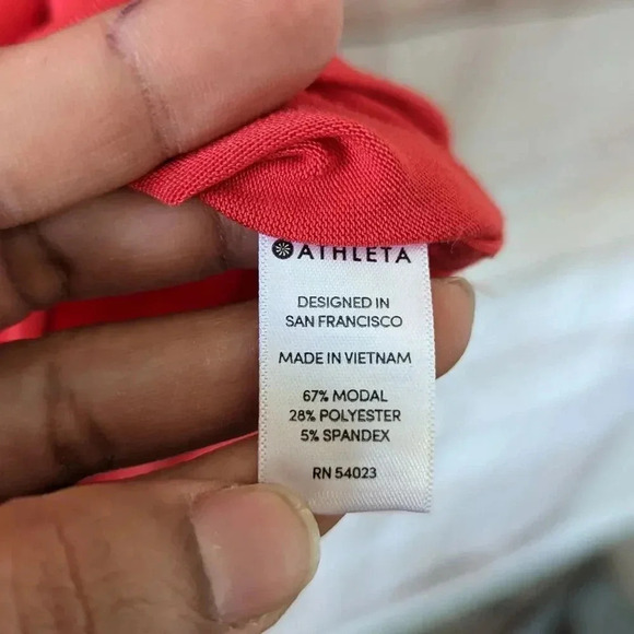 Athleta Size XL Cloudlight V Neck Tee Red Drop Shoulder Curved Hem Stretchy - Picture 6 of 11